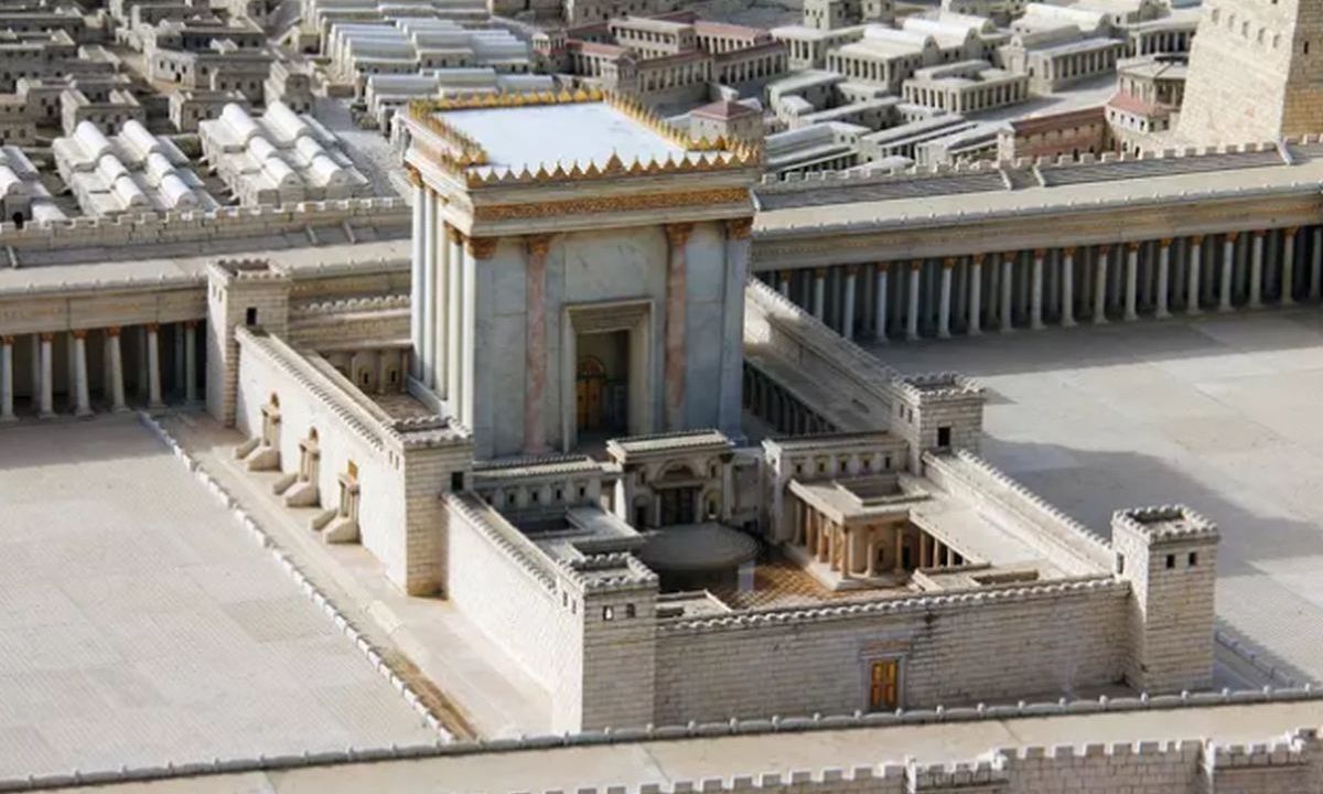 Ισχυρές εκρήξεις ακούγονται στην Ιερουσαλήμ, ηχούν οι σειρήνες στο Τελ Αβίβ