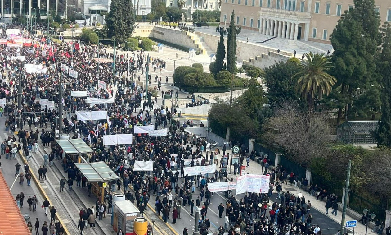 Πορεία για τα Τέμπη: 96 προσαγωγές στην Ερμού – Εντοπίστηκαν φωτοβολίδες και μολότφο