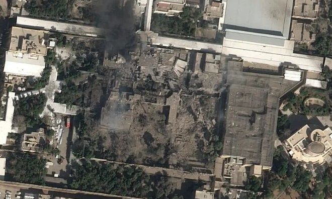 Η κατοικία του Χαμενεϊ στην Τεχεράνη καταστράφηκε ολοσχερώς – Δορυφορικές εικόνες από το χτύπημα