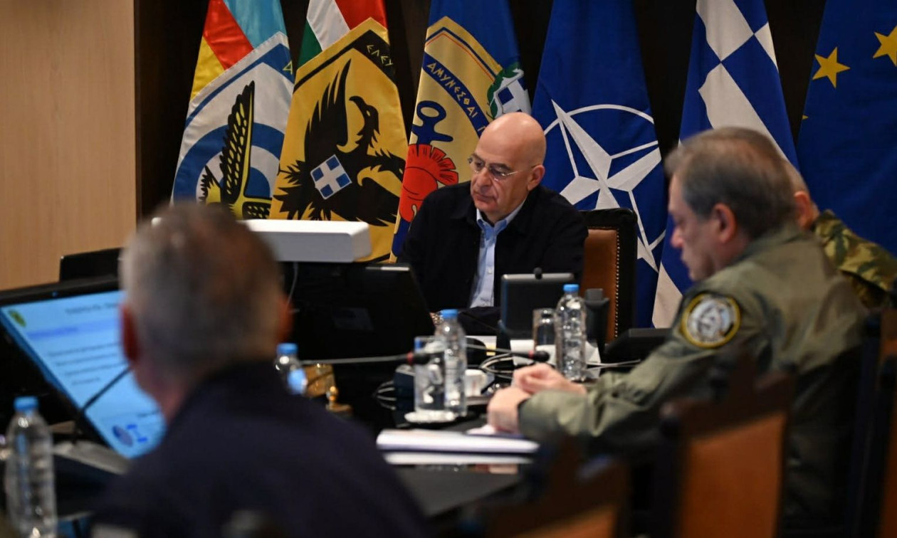 Έκτακτη σύσκεψη στο υπουργείο Αμύνης για τις εξελίξεις στην Μέση Ανατολή