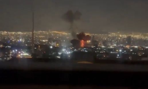 Βίντεο: Ισραηλινοί βομβαρδίζουν τα κεντρικά γραφεία της κρατικής τηλεόρασης του Ιράν