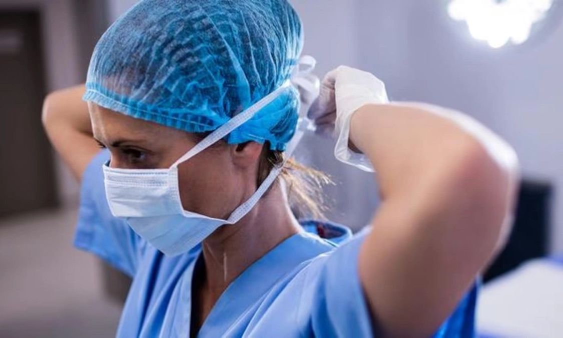 Ισπανίδα νοσοκόμα αποκαλύπτει πόσα χρήματα βγάζει στην Ολλανδία: «Εργάζομαι 38 ώρες την εβδομάδα»