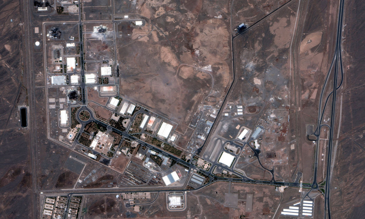 Ιράν: Η Τεχεράνη υποστηρίζει πως χτυπήθηκαν οι πυρηνικές εγκαταστάσεις στη Νατάνζ