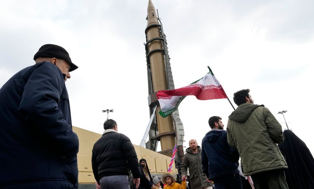 To «oπλοστάσιο» του Ιράν: Η πυραυλική δύναμη, τα drones και τα Στενά του Ορμούζ