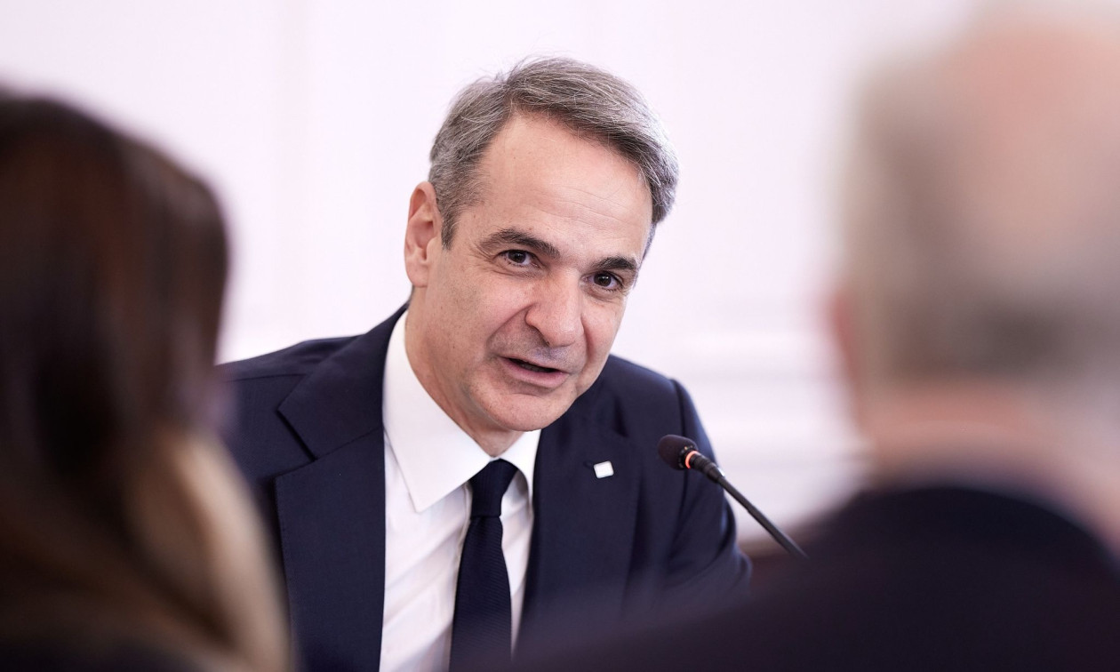 Μητσοτάκης – Ανδρουλάκης αύριο στη Βουλή – Την Τετάρτη στην ολομέλεια για τις εξελίξεις με το Ιράν