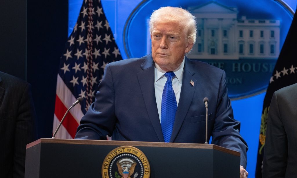 Live οι πρώτες απευθείας δηλώσεις Τραμπ για τον πόλεμο στο Ιράν