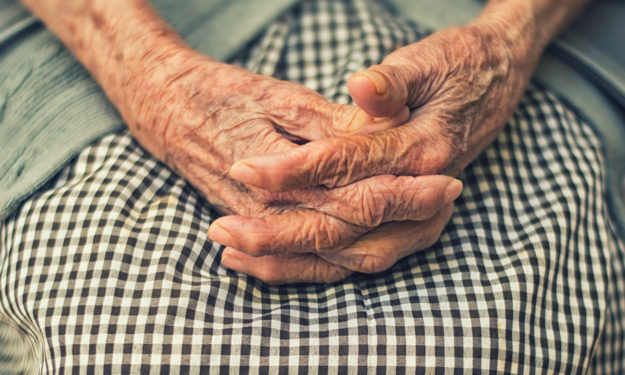 Βόλος: 47χρονος απείλησε να θάψει ζωντανές τη μητέρα και την αδελφή του