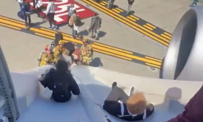 ΗΠΑ: Αναγκαστική προσγείωση αεροσκάφους της United Airlines στο Λος Άντζελες