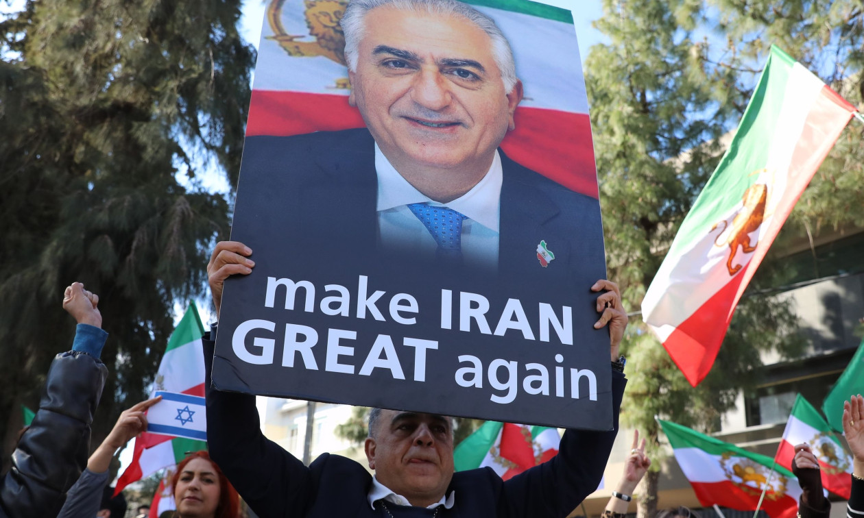 «Είναι επικίνδυνοι, αρκετά τα 47 χρόνια τυραννίας» λέει ο πρόεδρος των Ιρανών που ζουν στην Ελλάδα