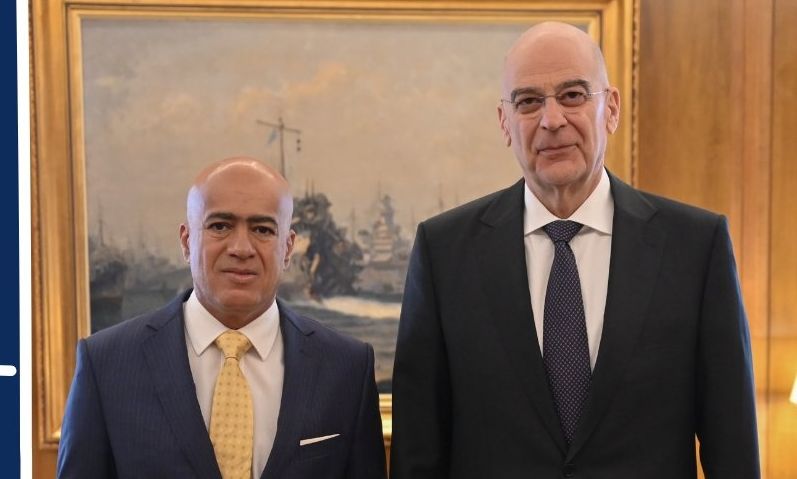 Επικοινωνία Δένδια με τον Υπουργό Άμυνας των ΗΑΕ – Συζητήθηκε ο ασφαλής επαναπατρισμός των Ελλήνων