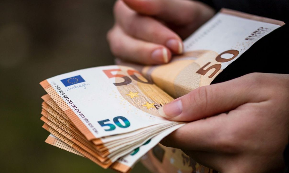 Έκτακτη οδηγία της Σουηδίας στους πολίτες της: «Κρατήστε μετρητά στα σπίτια σας»