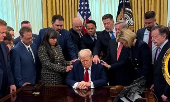 ΗΠΑ: Προσευχή στον Λευκό Οίκο για την επιτυχία του Τραμπ και των ΗΠΑ στον πόλεμο του Ιράν – Βίντεο