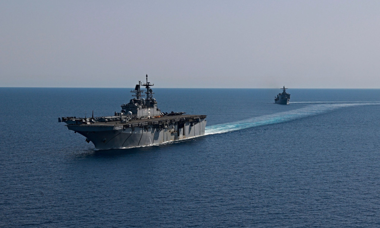 Στενό του Ορμούζ: Αναφορές για πλοίο που χτυπήθηκε από «άγνωστα βλήματα»