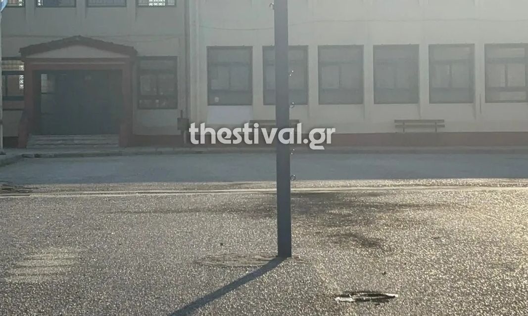 Θεσσαλονίκη: «Βροχή» από μολότοφ σε σχολείο – Αναζητά τους δράστες η ΕΛ.ΑΣ.
