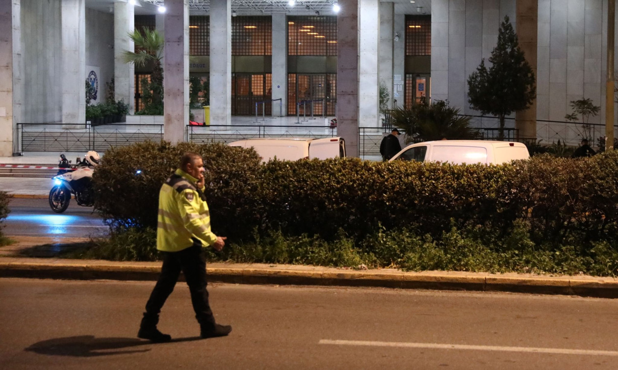 Αποκλειστικό Newsbomb – ΓΑΔΑ: Η χειροβομβίδα έπεσε από τον Σουδανό την ώρα της σύλληψης!