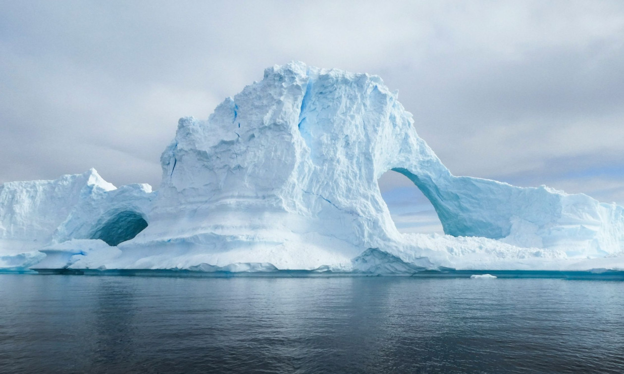Ο «τελευταίος χορός» ενός παγωμένου γίγαντα: Το παγόβουνο A23a αποχαιρετά τους ωκεανούς