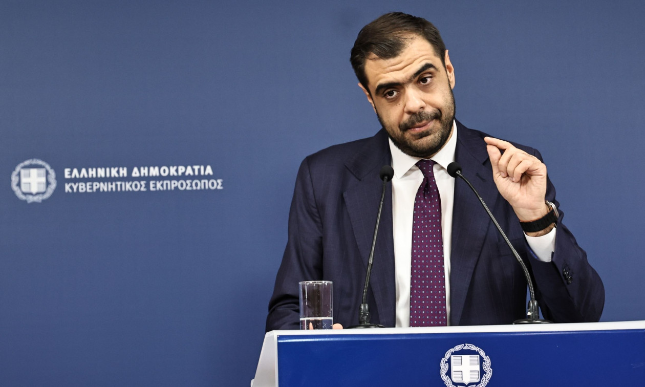 Η ενημέρωση των πολιτικών συντακτών από τον Παύλο Μαρινάκη – LIVE