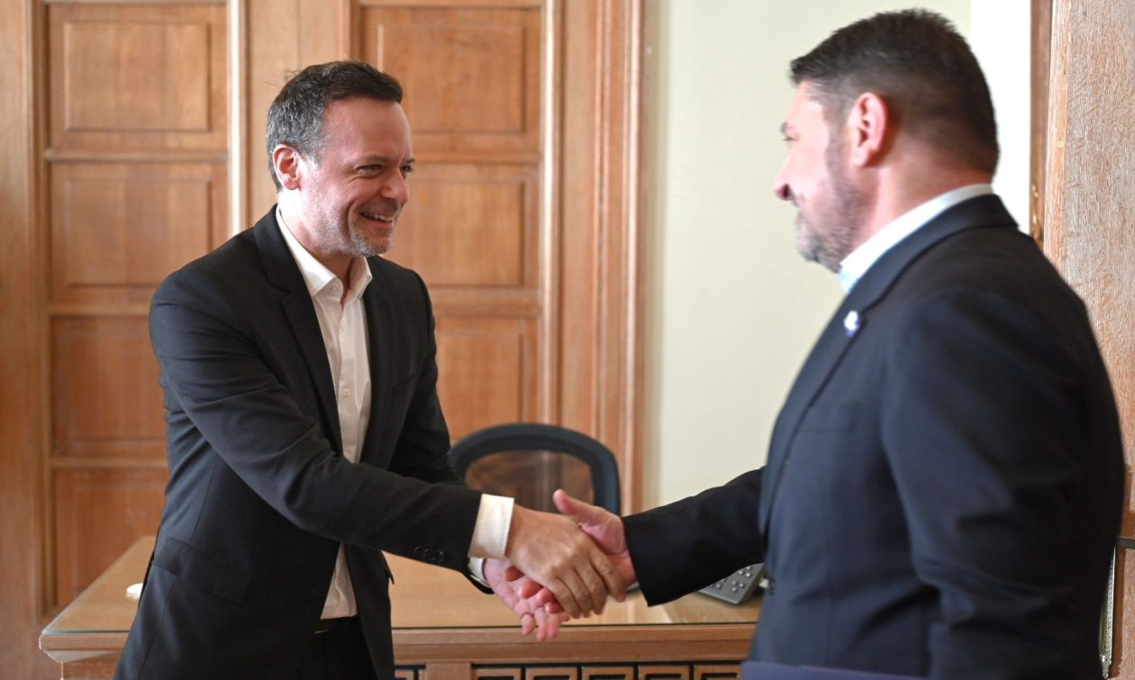 Συνάντηση Δούκα – Χαρδαλιά: Στενή συνεργασία για απτά αποτελέσματα στην Αθήνα