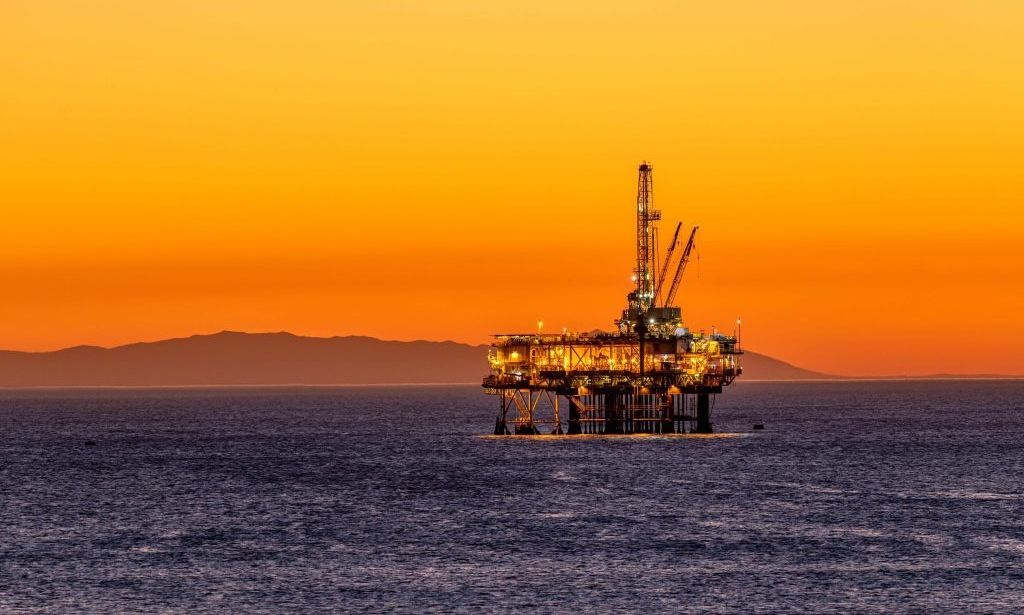 Η τιμή του Brent έπεσε κάτω των 90 δολαρίων μετά τις δηλώσεις Τραμπ