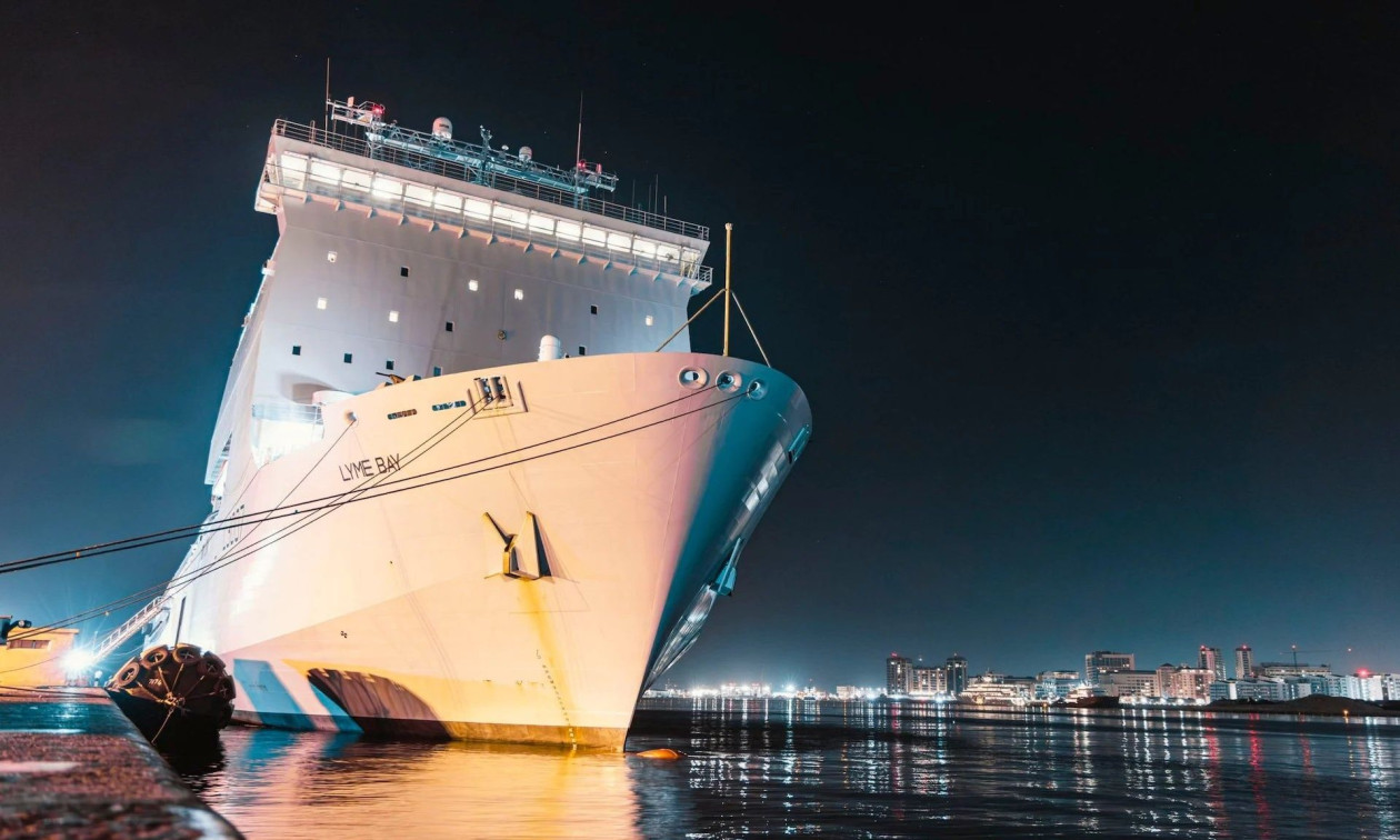 «Τεράστιο» πλοίο στέλνουν οι Βρετανοί: Τι θα κάνει το RFA Lyme Bay στη Μεσόγειο