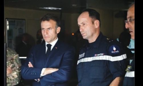 «Μπορείτε να βασιστείτε στη Γαλλία!» – Ο Μακρόν τρολάρει το στρατιωτικό χάος της Βρετανίας