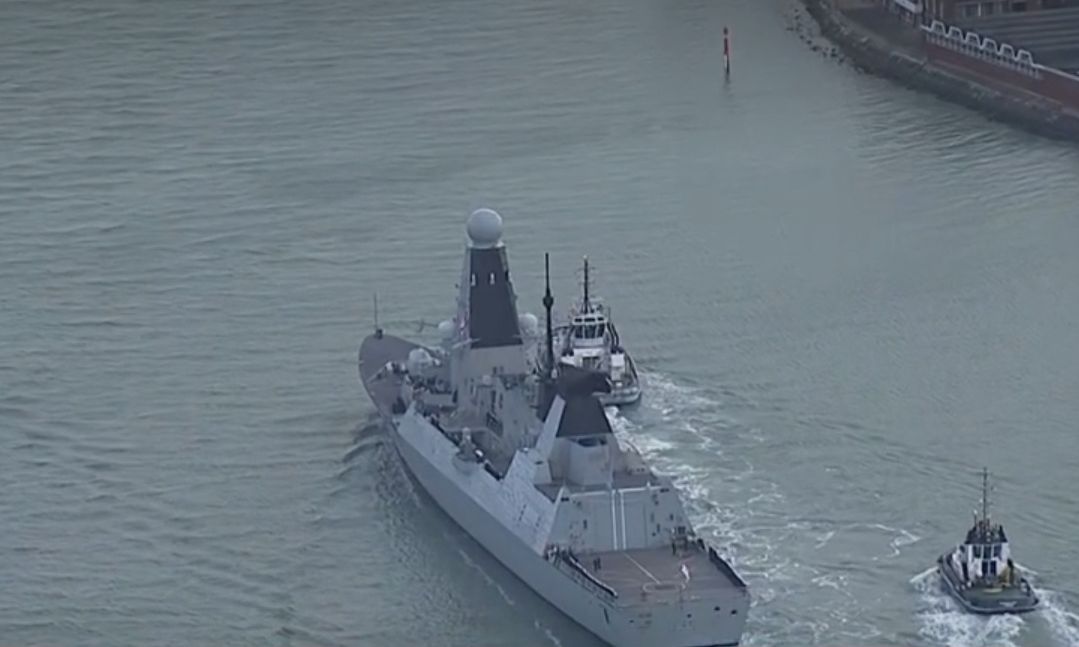 Αναχώρησε για την Κύπρο το βρετανικό πολεμικό πλοίο HMS Dragon