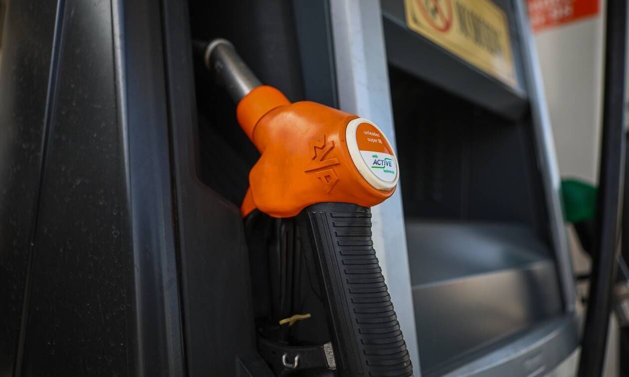 Κυβέρνηση για αισχροκέρδεια στα καύσιμα: «Πρώτα πλαφόν στα περιθώρια κέρδους και μετά βλέπουμε…»