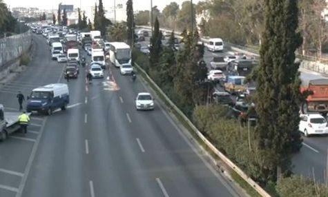 Κίνηση τώρα: Από μία λωρίδα η κυκλοφορία στην άνοδο του Κηφισού – Πού αλλού εντοπίζονται προβλήματα