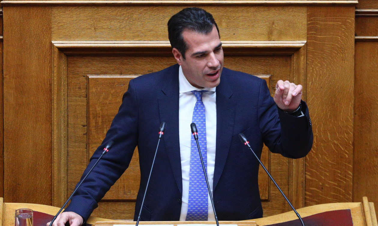 Πλεύρης: Σε εξέταση το πλαίσιο για τη μπούρκα