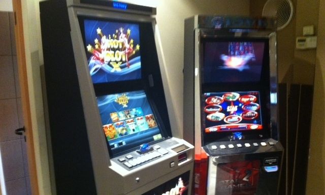 Παράνομα τυχερά παιχνίδια: Πώς δρούσε κύκλωμα που εξαπατούσε παίκτες – Κέρδη άνω των 16 εκ. ευρώ