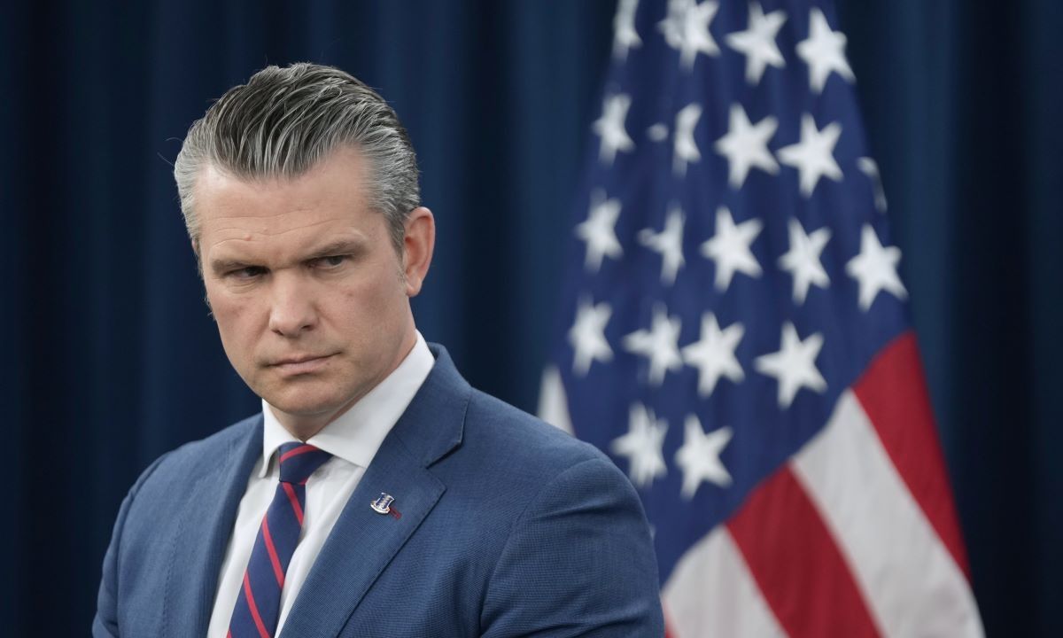 Πεντάγωνο: Απαγόρευσε την είσοδο σε φωτογράφους που τράβηξαν μη κολακευτικές εικόνες του Χέγκσεθ