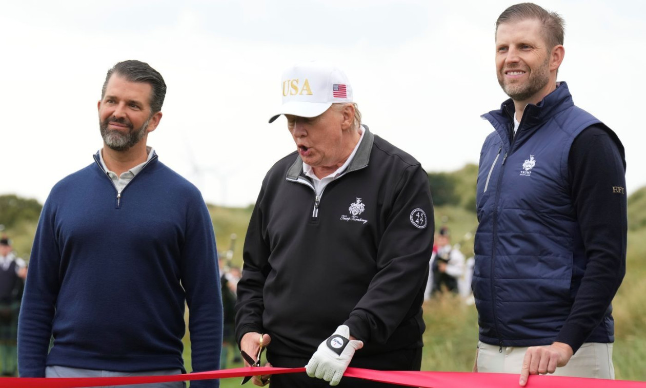 Εταιρεία των υιών Τραμπ κυνηγάει να υπογράψει συμβάσεις με το Πεντάγωνο για την κατασκευή drones