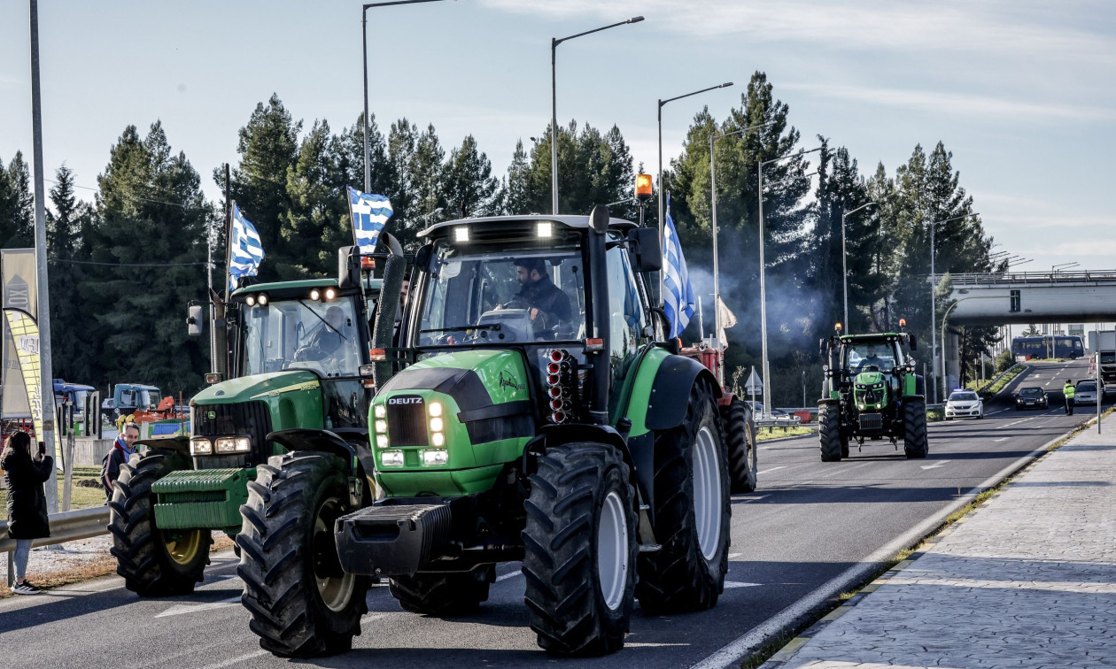 «Απόβαση» με τρακτέρ κάνουν οι αγρότες στην Agrotica:«Σαν να κάνεις γλέντι σε σπίτι που έχει κηδεία»