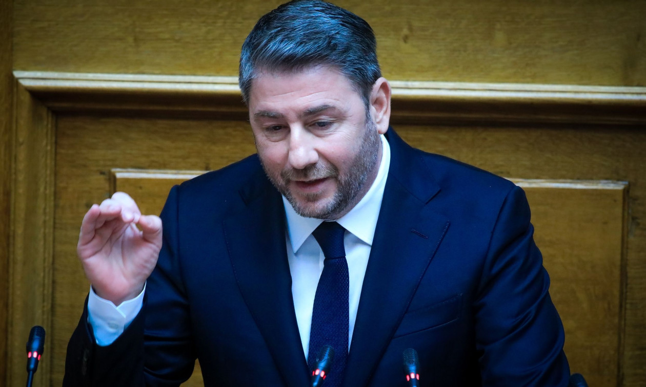 Πυρ ομαδόν κατά Ανδρουλάκη μετά τη διαγραφή Κωνσταντινόπουλου – Φίμωση κριτικής «βλέπουν» τα στελέχη