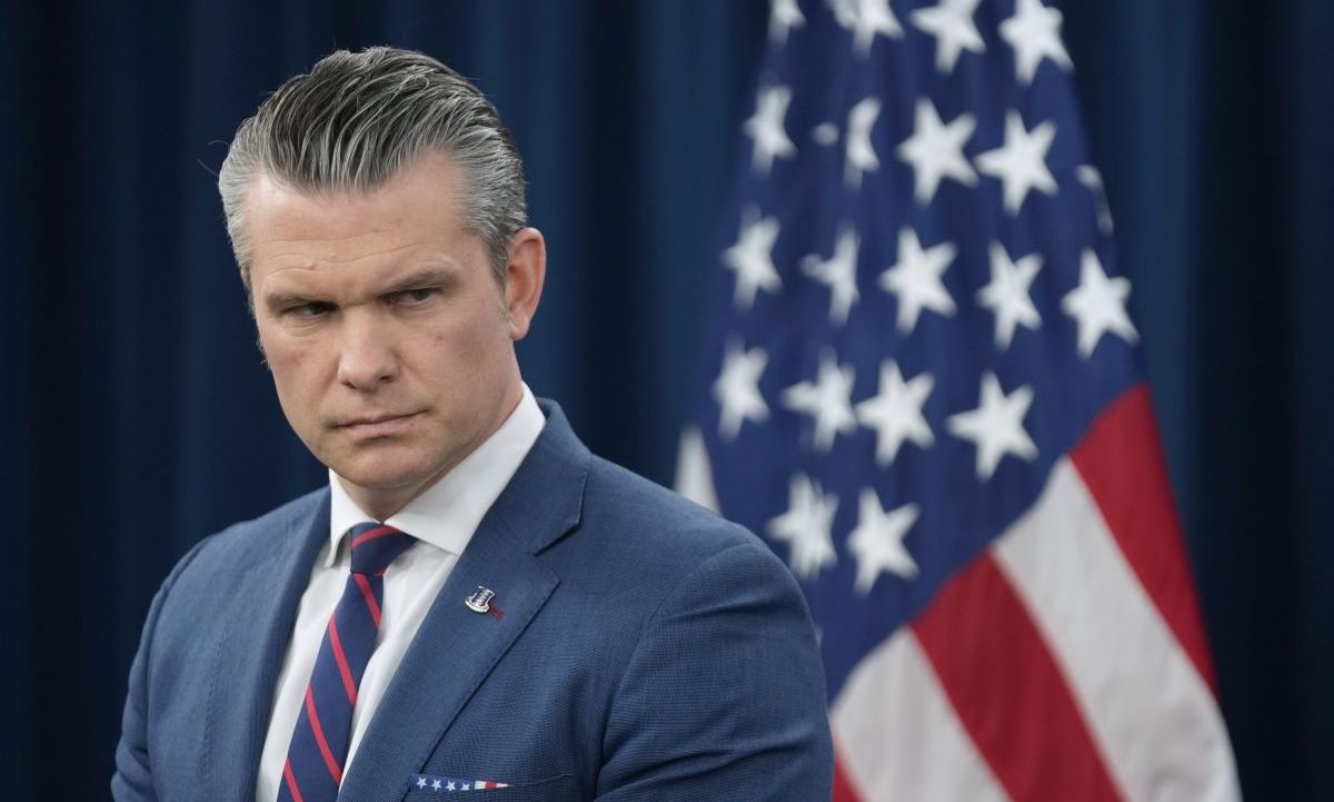 Χέγκσεθ: Οι ΗΠΑ «αποδεκατίζουν» τον ιρανικό στρατό – Πιθανώς παραμορφωμένος ο Μοτζτάμπα Χαμενεΐ