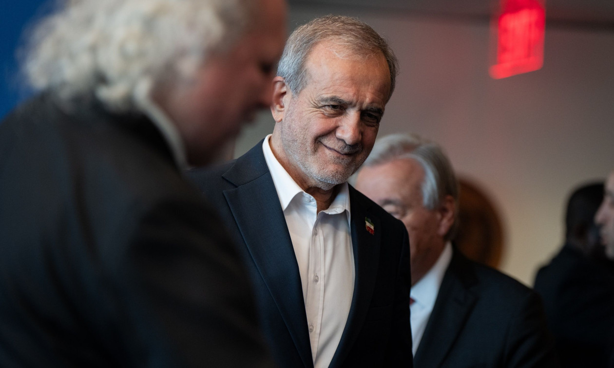 Ο πρόεδρος του Ιράν δημοσίευσε βίντεο στο Instagram που τον δείχνει να περπατάει στην Τεχεράνη