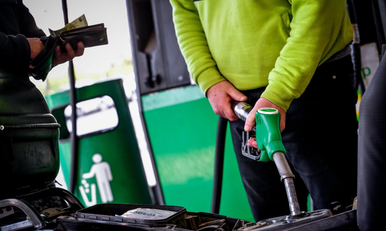 Καύσιμα: Πρατηριούχοι απειλούν με κινητοποιήσεις – «Το πλαφόν μας αφήνει 9,5 λεπτά, μας την έφεραν»