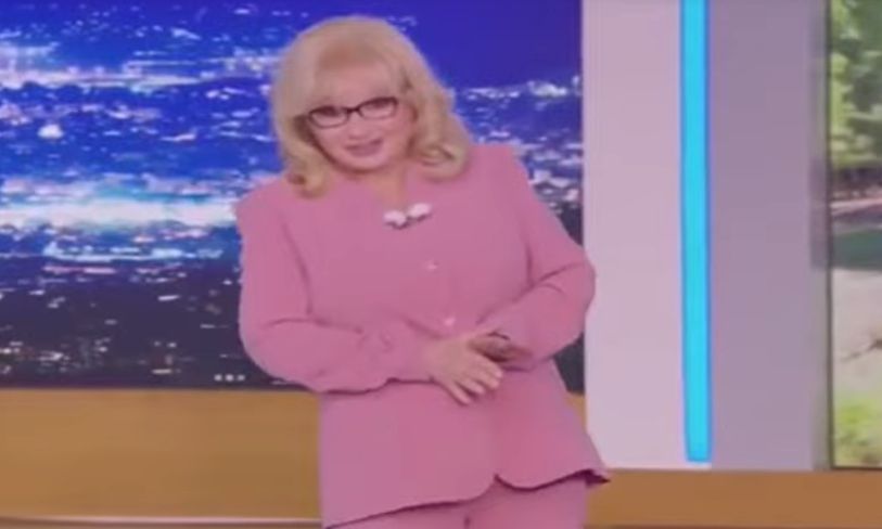 Απείλησαν τη Νικολούλη στον αέρα της εκπομπής – Η viral απάντηση: «Και είναι και κόκκινη, άντε γεια»