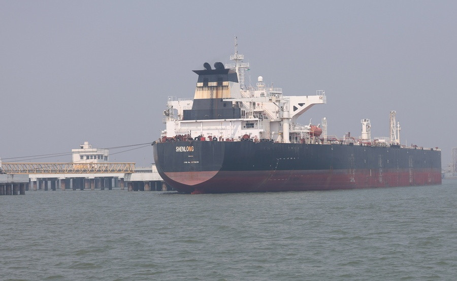 Τραμπ: «Δεν παίρνουμε πετρέλαιο από το Ορμούζ» – Τι δείχνουν τα στοιχεία για ΗΠΑ, Ευρώπη και Ασία