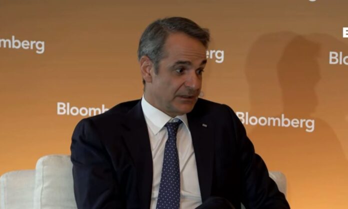 1722541-2a109647-mitsotakis-bloomberg-neo.jpg