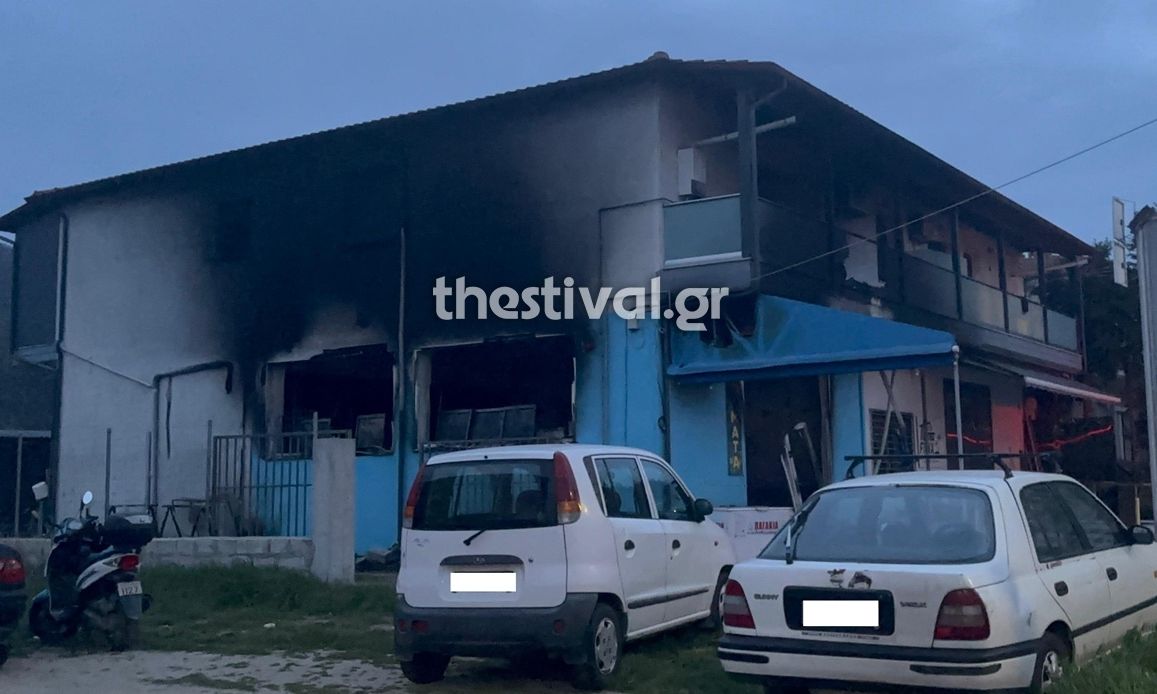 Θεσσαλονίκη: Φωτιά σε κατάστημα με είδη αλιείας – Φωτογραφίες