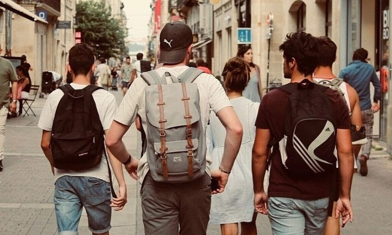 Youth Pass: Πότε ανοίγει η πλατφόρμα για αιτήσεις, ποιοι είναι δικαιούχοι του επιδόματος
