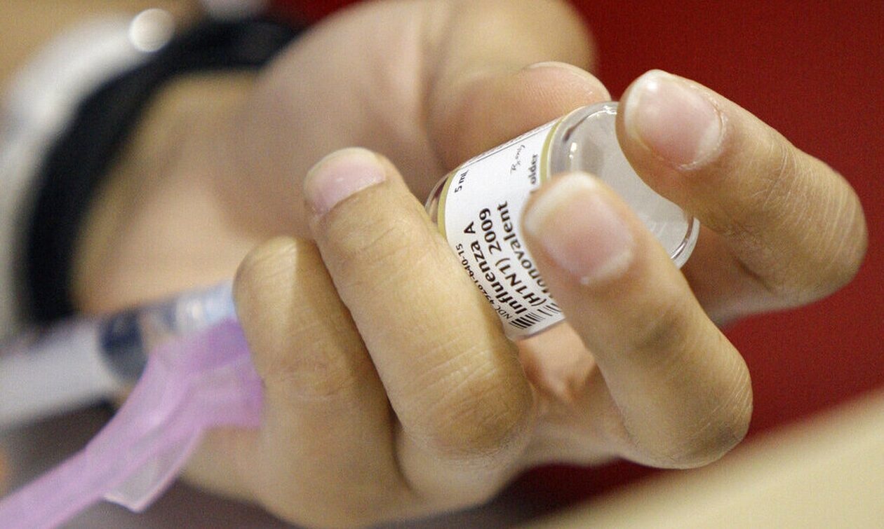 Βρετανία: Αυξήθηκαν σε 27 τα επιβεβαιωμένα και ύποπτα κρούσματα μηνιγγίτιδας 