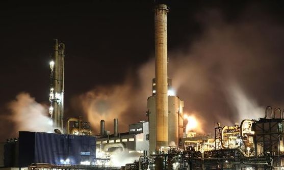 «Πνίγεται» στα Στενά του Ορμούζ η παγκόσμια οικονομία: Στο «κόκκινο» οι τιμές ενέργειας