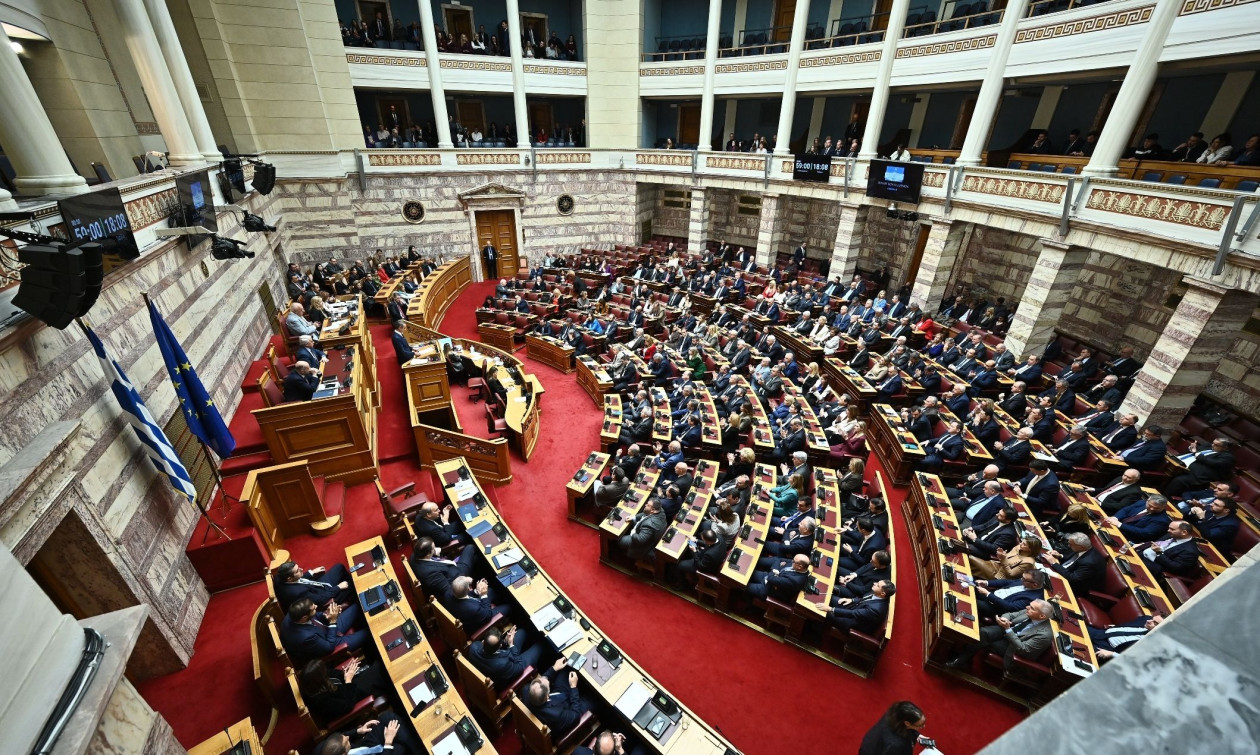 Βουλή: Κατά πλειοψηφία ψηφίσθηκε η κύρωση της ΠΝΠ με τα μέτρα κατά της αθέμιτης κερδοσκοπίας
