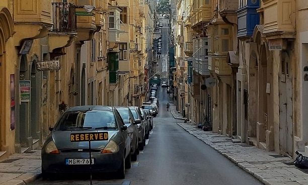 Έτσι λύνει το κυκλοφοριακό η Μάλτα: 25.000 ευρώ σε όσους εγκαταλείψουν τα αυτοκίνητά τους