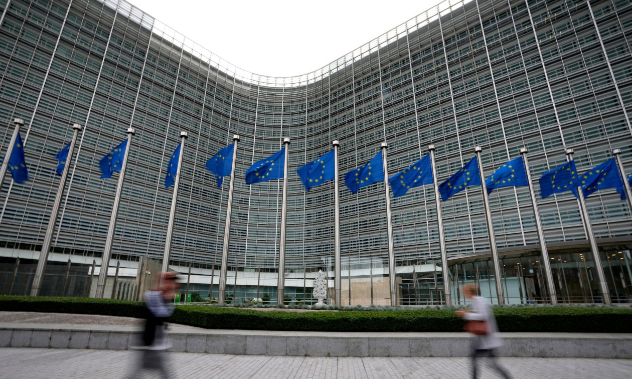 Το Ευρωπαϊκό Συμβούλιο «εκφράζει τη λύπη του για την απώλεια ζωών αμάχων» και καλεί σε αποκλιμάκωση