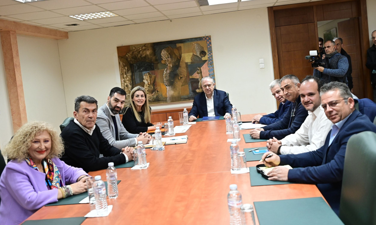 Καύσιμα: Πώς αποφεύχθηκαν οι κινητοποιήσεις των βενζινοπωλών – Ο ρόλος του voucher των 3.000 ευρώ