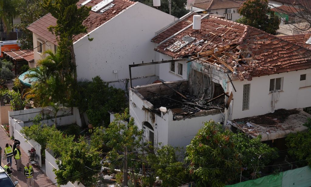 Ένας πύραυλος στο σαλόνι – Απίστευτη εικόνα σε σπίτι στο Ισραήλ από ιρανικό πλήγμα