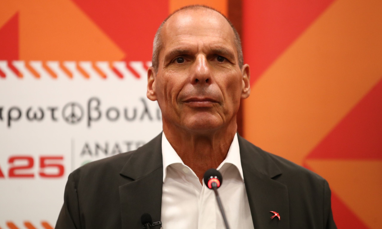 Ο Γιάνης Βαρουφάκης έγινε τέκνο κομμάτι σε κλαμπ της Ρωσίας